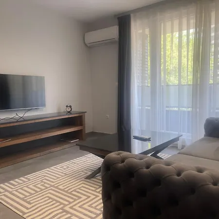 Quiet & Comfy 1br In The Heart Of With Private Balcony Apartment