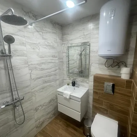 Quiet & Comfy 1br In The Heart Of With Private Balcony *