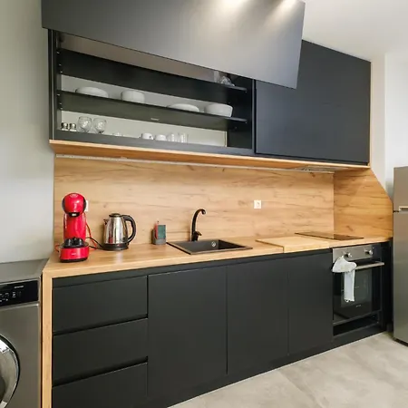 Quiet & Comfy 1br In The Heart Of With Private Balcony