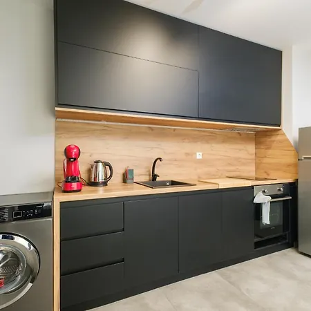 Quiet & Comfy 1br In The Heart Of With Private Balcony *