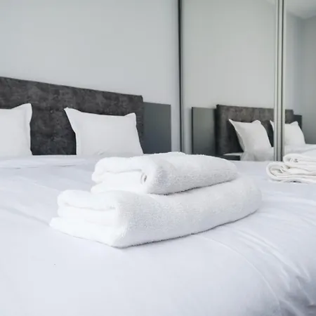 Daire Quiet & Comfy 1br In The Heart Of With Private Balcony