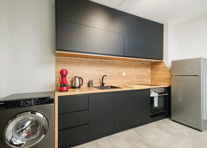 Quiet & Comfy 1br In The Heart Of With Private Balcony *