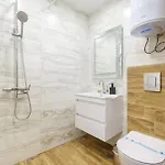 Quiet & Comfy 1br In The Heart Of With Private Balcony Διαμέρισμα *
