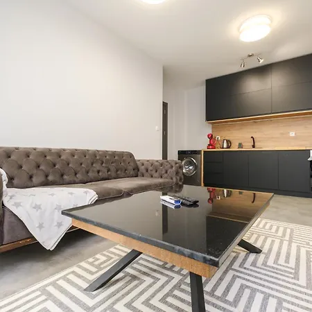 Quiet & Comfy 1br In The Heart Of With Private Balcony Apartment *