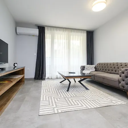 Quiet & Comfy 1br In The Heart Of With Private Balcony Plovdiv
