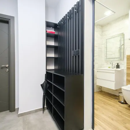 Apartment Quiet & Comfy 1br In The Heart Of With Private Balcony *