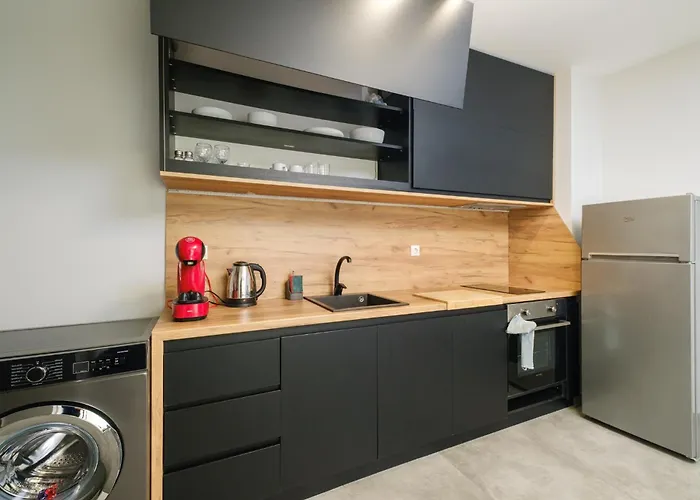 Quiet & Comfy 1br In The Heart Of With Private Balcony