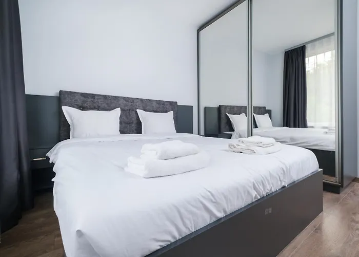 Quiet & Comfy 1br In The Heart Of With Private Balcony *